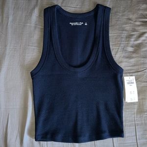NWT Abercrombie & Fitch Essential Scoop Neck Tank
